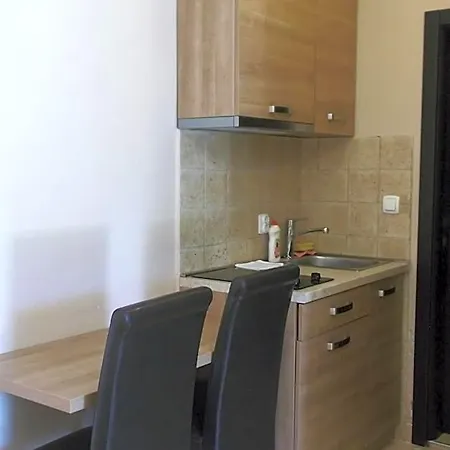 V Lux 4* Podgorica
