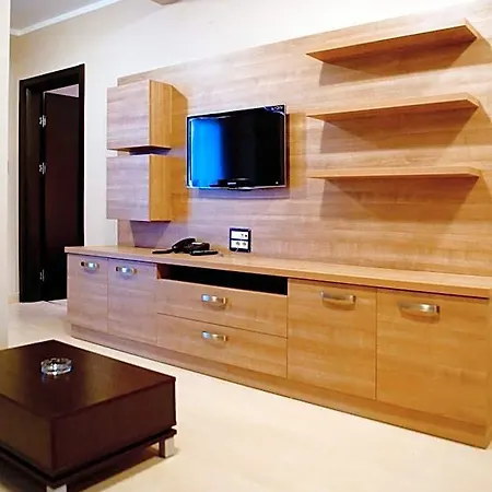 V Lux Hotel 4*