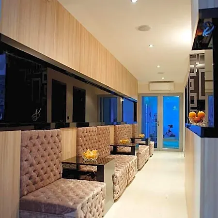 V Lux 4*